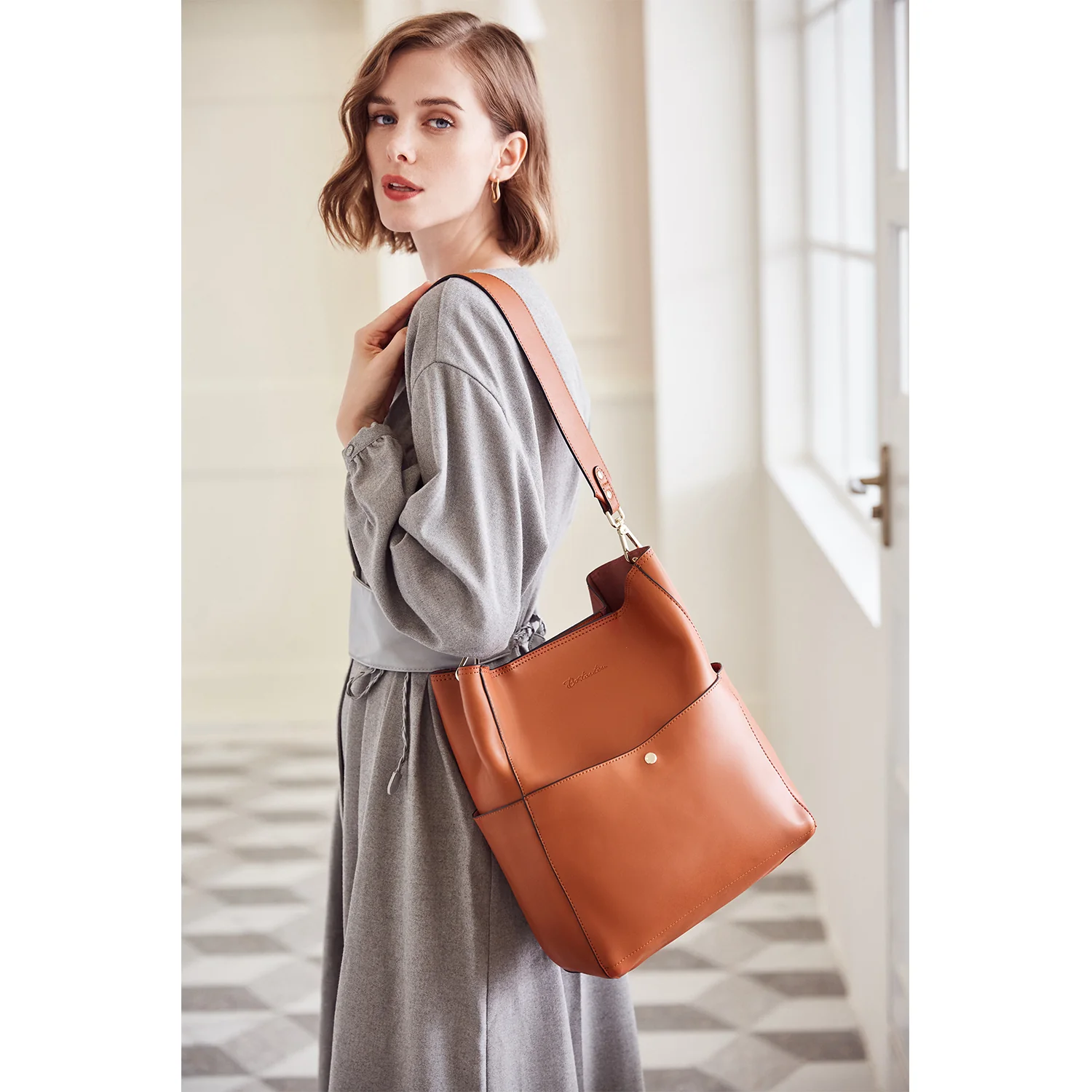 Lotty Genuine Leather Bucket Bag With 2 Shoulder Straps - Image 3